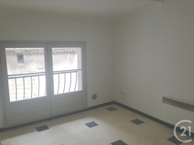 Appartement F2 à louer - 2 pièces - 33.0 m2 - PEZENAS - 34 - LANGUEDOC-ROUSSILLON - Century 21 Agi Immobilier
