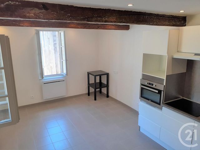 Afficher la photo en grand Appartement F3 à louer - 3 pièces - 46.0 m2 - PEZENAS - 34 - LANGUEDOC-ROUSSILLON - Century 21 Agi Immobilier