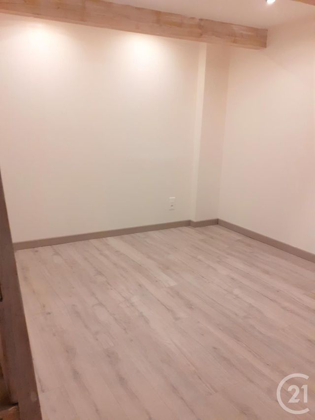 Afficher la photo en grand Appartement F3 à louer - 3 pièces - 46.0 m2 - PEZENAS - 34 - LANGUEDOC-ROUSSILLON - Century 21 Agi Immobilier