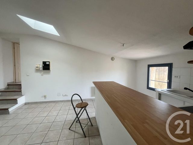 Appartement F2 à vendre - 2 pièces - 40.37 m2 - PEZENAS - 34 - LANGUEDOC-ROUSSILLON - Century 21 Agi Immobilier