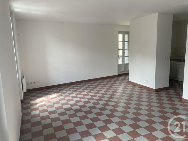 Appartement F3 à louer - 3 pièces - 68.0 m2 - PEZENAS - 34 - LANGUEDOC-ROUSSILLON - Century 21 Agi Immobilier