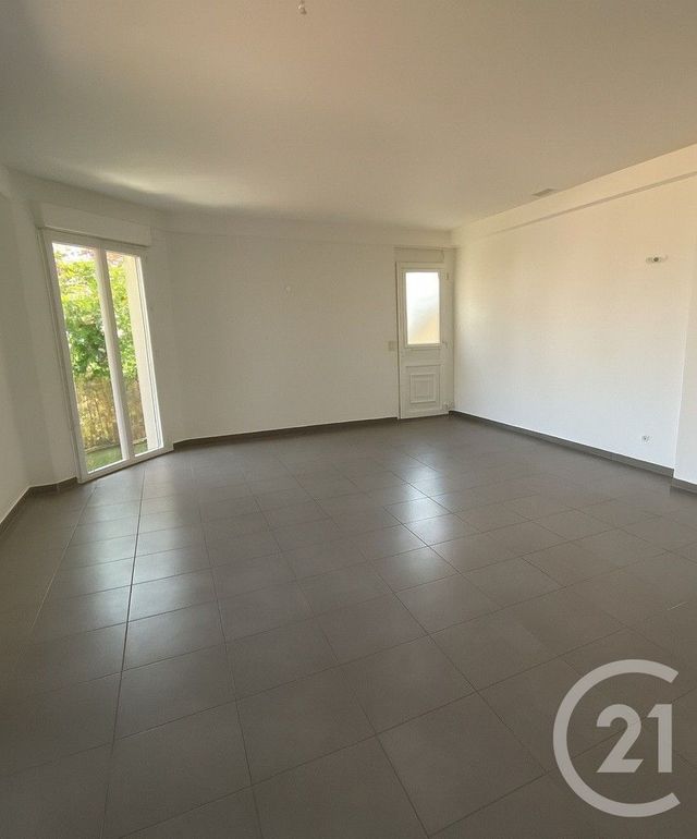Appartement F3 à vendre - 3 pièces - 74.4 m2 - BEZIERS - 34 - LANGUEDOC-ROUSSILLON - Century 21 Agi Immobilier