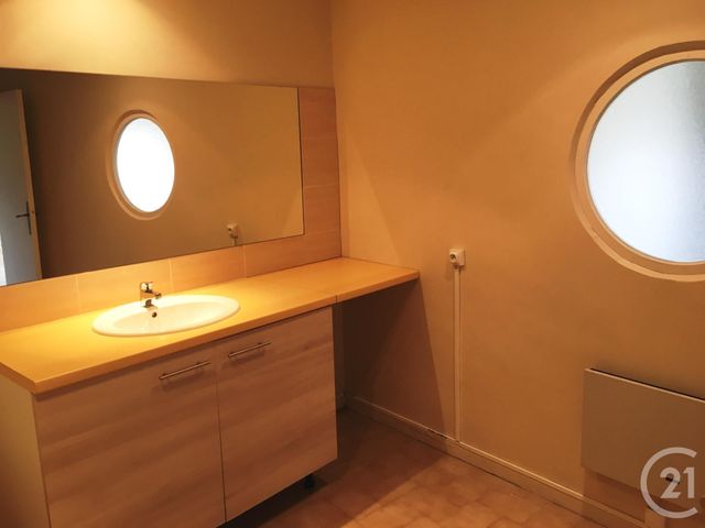 Appartement F3 à louer - 3 pièces - 65.0 m2 - PEZENAS - 34 - LANGUEDOC-ROUSSILLON - Century 21 Agi Immobilier