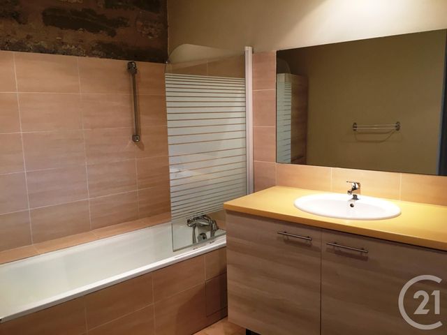 Appartement F3 à louer - 3 pièces - 65.0 m2 - PEZENAS - 34 - LANGUEDOC-ROUSSILLON - Century 21 Agi Immobilier