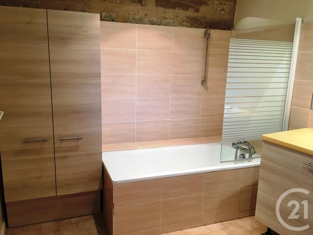 Appartement F3 à louer - 3 pièces - 65.0 m2 - PEZENAS - 34 - LANGUEDOC-ROUSSILLON - Century 21 Agi Immobilier