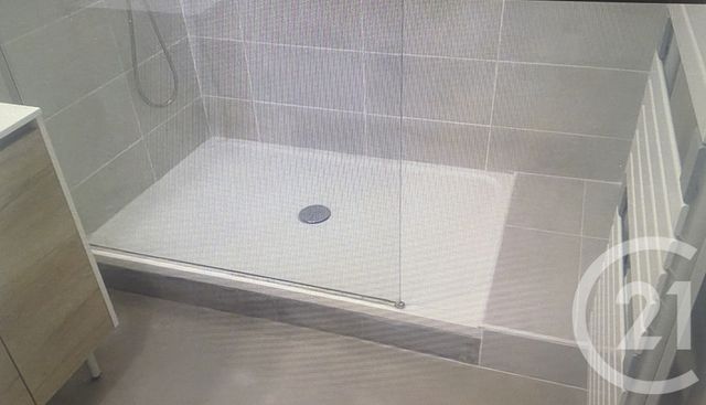 Afficher la photo en grand Appartement F4 à vendre - 4 pièces - 80.0 m2 - PEZENAS - 34 - LANGUEDOC-ROUSSILLON - Century 21 Agi Immobilier