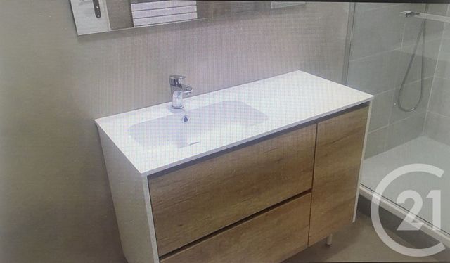 Afficher la photo en grand Appartement F4 à vendre - 4 pièces - 80.0 m2 - PEZENAS - 34 - LANGUEDOC-ROUSSILLON - Century 21 Agi Immobilier