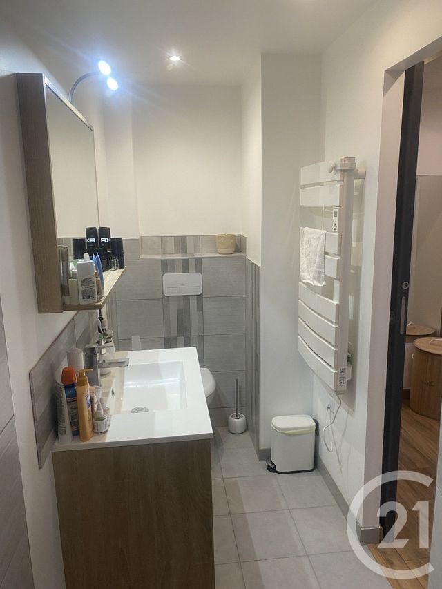 maison à louer - 3 pièces - 87.14 m2 - SERVIAN - 34 - LANGUEDOC-ROUSSILLON - Century 21 Agi Immobilier