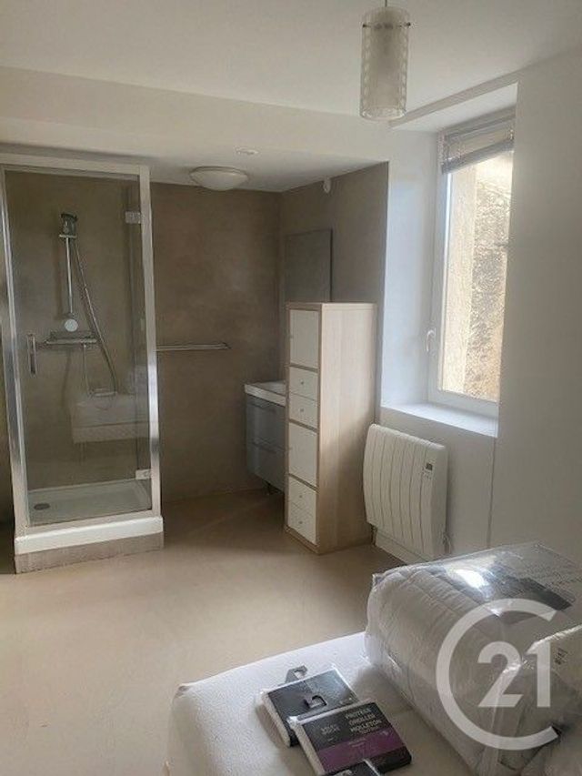 Appartement F2 à louer - 2 pièces - 50.0 m2 - PEZENAS - 34 - LANGUEDOC-ROUSSILLON - Century 21 Agi Immobilier