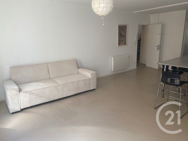 Appartement F2 à louer - 2 pièces - 50.0 m2 - PEZENAS - 34 - LANGUEDOC-ROUSSILLON - Century 21 Agi Immobilier