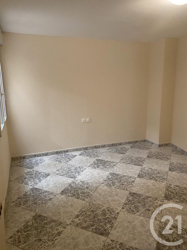 Appartement F4 à louer - 4 pièces - 105.0 m2 - MONTBLANC - 34 - LANGUEDOC-ROUSSILLON - Century 21 Agi Immobilier