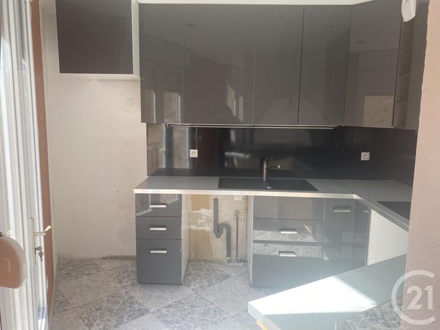 Appartement F4 à louer - 4 pièces - 105.0 m2 - MONTBLANC - 34 - LANGUEDOC-ROUSSILLON - Century 21 Agi Immobilier