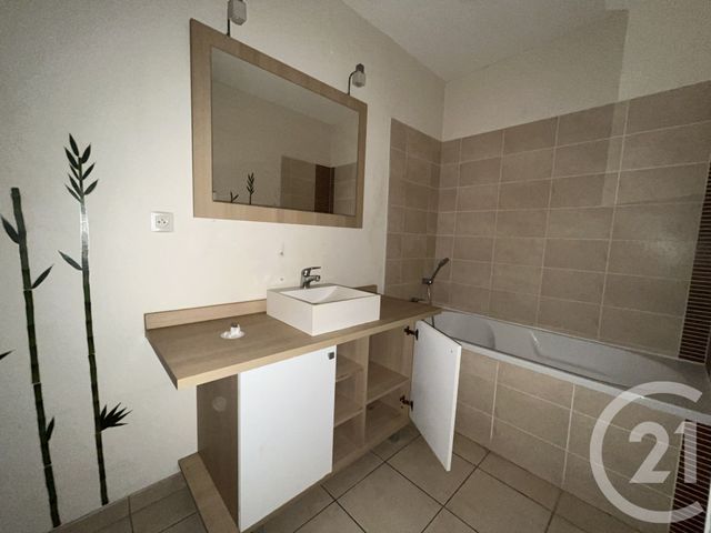Appartement F2 à vendre - 2 pièces - 28.0 m2 - PEZENAS - 34 - LANGUEDOC-ROUSSILLON - Century 21 Agi Immobilier