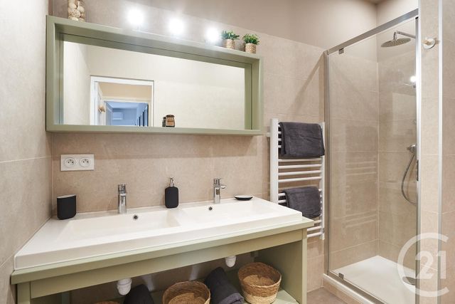 Afficher la photo en grand Appartement F2 bis à vendre - 3 pièces - 62.0 m2 - BEZIERS - 34 - LANGUEDOC-ROUSSILLON - Century 21 Agi Immobilier