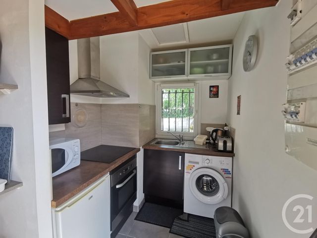 Afficher la photo en grand Appartement Studio à louer - 1 pièce - 20.0 m2 - PEZENAS - 34 - LANGUEDOC-ROUSSILLON - Century 21 Agi Immobilier