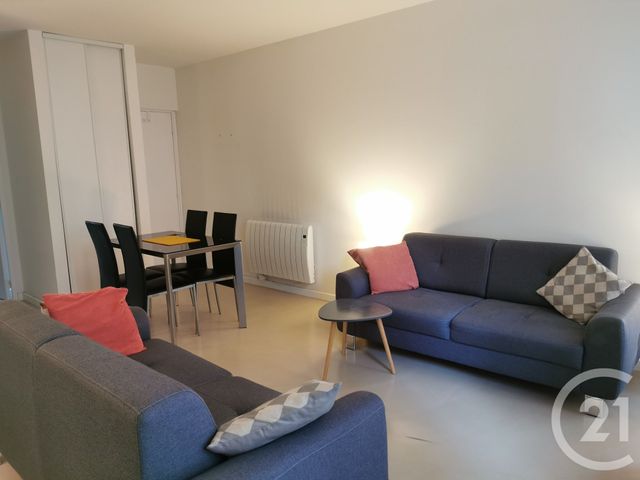 Appartement F2 à louer - 2 pièces - 39.02 m2 - PEZENAS - 34 - LANGUEDOC-ROUSSILLON - Century 21 Agi Immobilier
