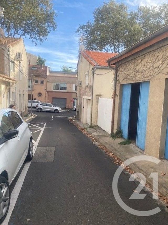 parking à louer - 20.0 m2 - BEZIERS - 34 - LANGUEDOC-ROUSSILLON - Century 21 Agi Immobilier
