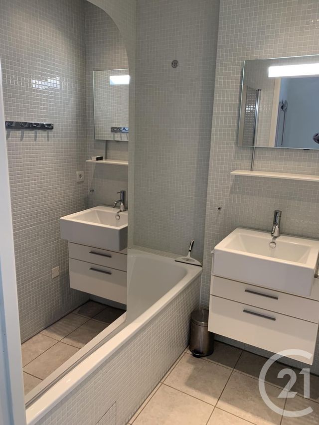 Afficher la photo en grand Appartement F2 à louer - 2 pièces - 43.0 m2 - AGDE - 34 - LANGUEDOC-ROUSSILLON - Century 21 Agi Immobilier