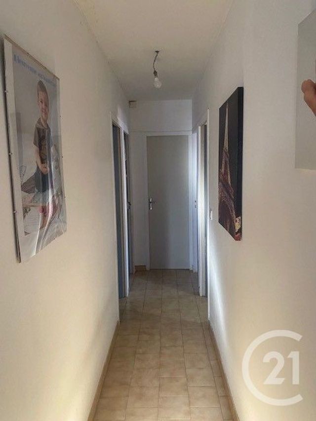 Appartement F4 à louer - 4 pièces - 74.0 m2 - PEZENAS - 34 - LANGUEDOC-ROUSSILLON - Century 21 Agi Immobilier