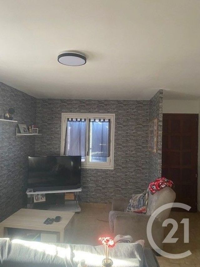 Appartement F4 à louer - 4 pièces - 74.0 m2 - PEZENAS - 34 - LANGUEDOC-ROUSSILLON - Century 21 Agi Immobilier