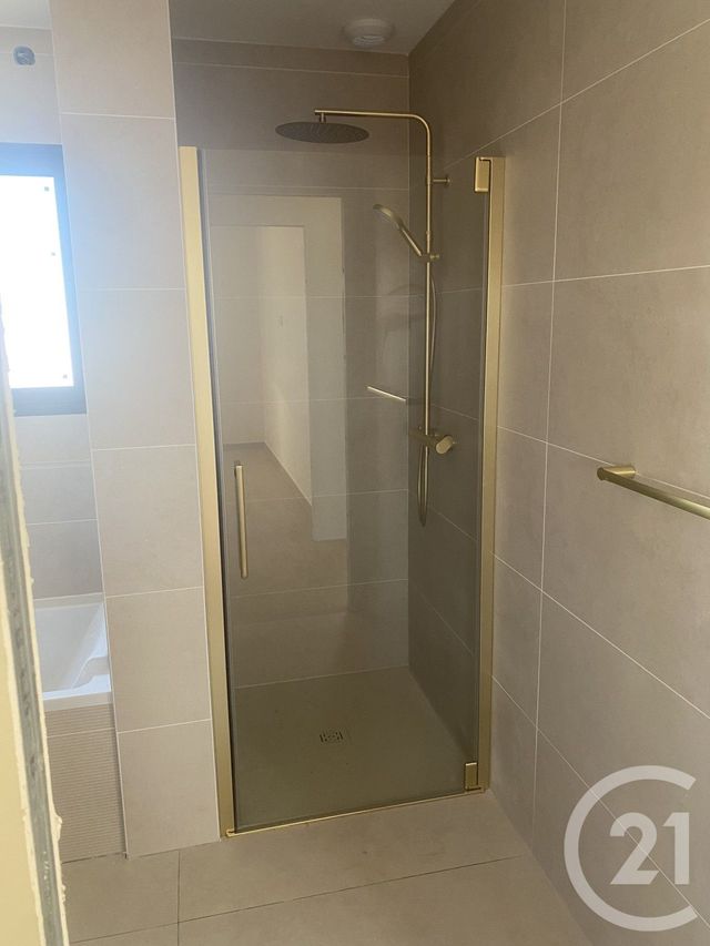 maison à louer - 5 pièces - 129.0 m2 - NEZIGNAN L EVEQUE - 34 - LANGUEDOC-ROUSSILLON - Century 21 Agi Immobilier