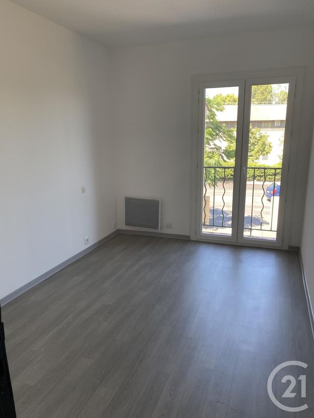 Appartement F5 à louer - 5 pièces - 109.0 m2 - PEZENAS - 34 - LANGUEDOC-ROUSSILLON - Century 21 Agi Immobilier