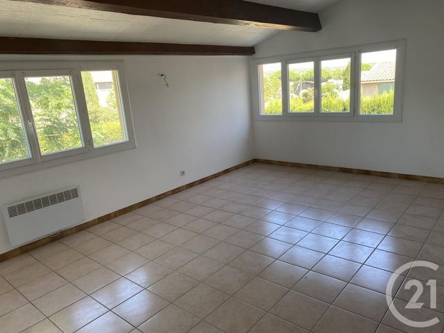 Appartement F5 à louer - 5 pièces - 109.0 m2 - PEZENAS - 34 - LANGUEDOC-ROUSSILLON - Century 21 Agi Immobilier