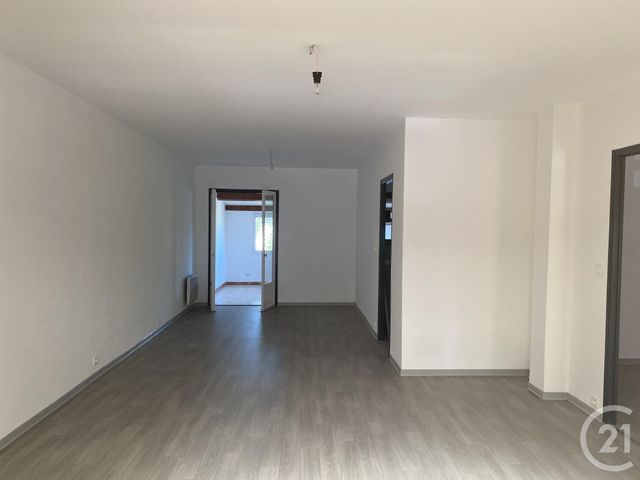 Appartement F5 à louer - 5 pièces - 109.0 m2 - PEZENAS - 34 - LANGUEDOC-ROUSSILLON - Century 21 Agi Immobilier