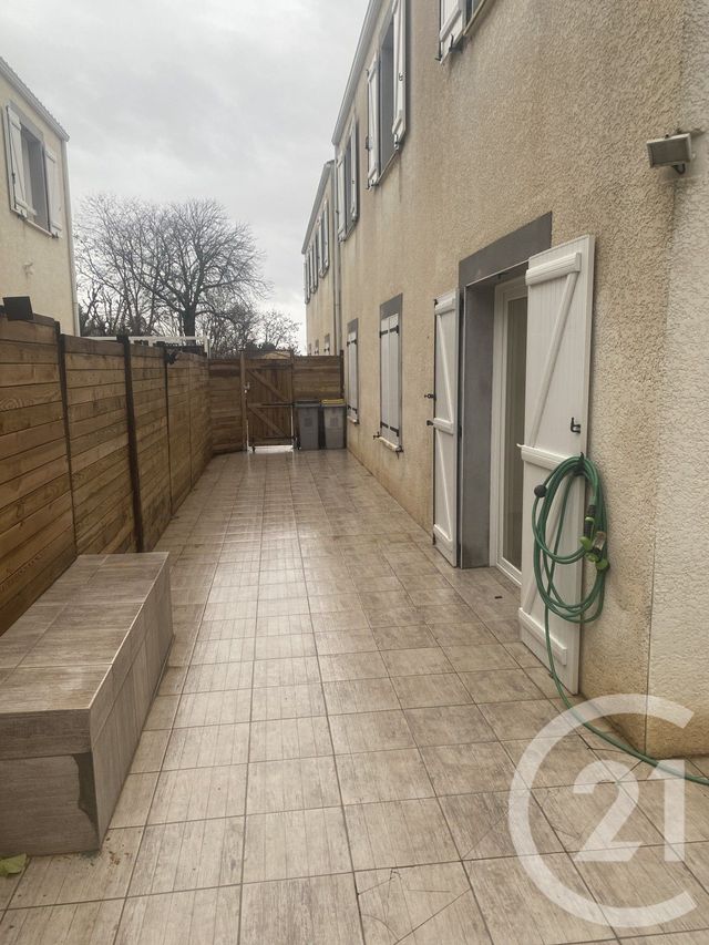 Appartement F4 à louer - 4 pièces - 83.06 m2 - VALROS - 34 - LANGUEDOC-ROUSSILLON - Century 21 Agi Immobilier