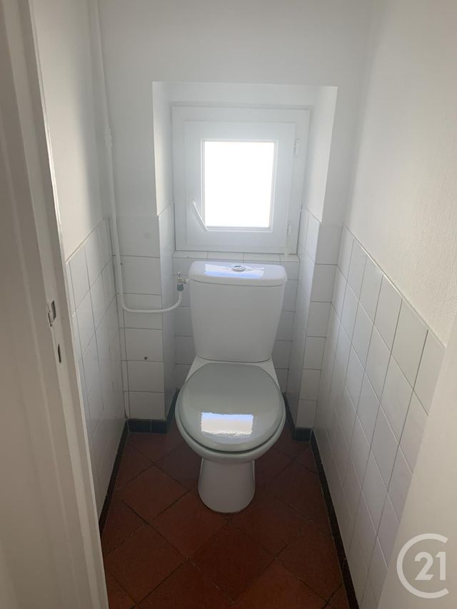 Appartement F3 à louer - 3 pièces - 60.0 m2 - ROUJAN - 34 - LANGUEDOC-ROUSSILLON - Century 21 Agi Immobilier