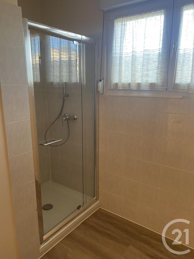 Appartement F3 à louer - 3 pièces - 67.86 m2 - PEZENAS - 34 - LANGUEDOC-ROUSSILLON - Century 21 Agi Immobilier