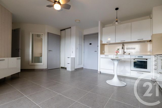 Appartement à vendre - 2 pièces - 42.44 m2 - PEZENAS - 34 - LANGUEDOC-ROUSSILLON - Century 21 Agi Immobilier