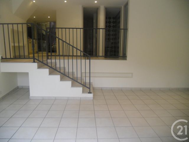 Appartement F2 à louer - 2 pièces - 55.0 m2 - TOURBES - 34 - LANGUEDOC-ROUSSILLON - Century 21 Agi Immobilier