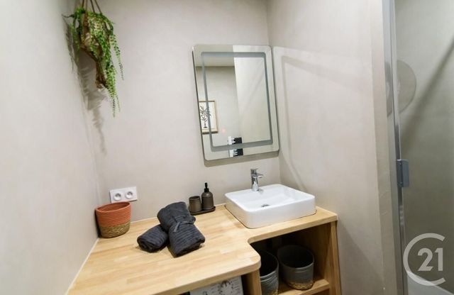 Appartement Studio à louer - 1 pièce - 28.0 m2 - PEZENAS - 34 - LANGUEDOC-ROUSSILLON - Century 21 Agi Immobilier