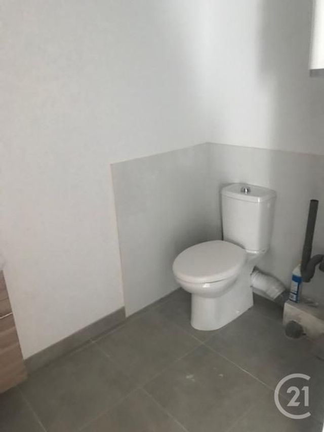Appartement F2 à louer - 2 pièces - 53.0 m2 - MAGALAS - 34 - LANGUEDOC-ROUSSILLON - Century 21 Agi Immobilier