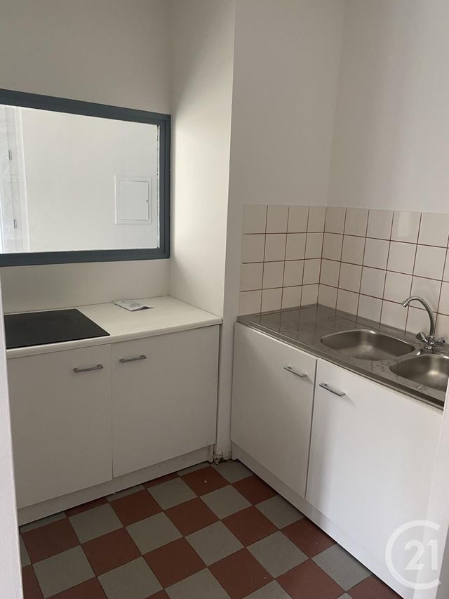Appartement F3 à louer - 3 pièces - 68.0 m2 - PEZENAS - 34 - LANGUEDOC-ROUSSILLON - Century 21 Agi Immobilier