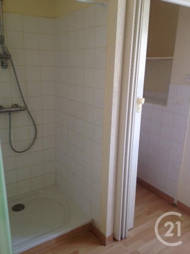 maison à louer - 2 pièces - 41.0 m2 - BASSAN - 34 - LANGUEDOC-ROUSSILLON - Century 21 Agi Immobilier