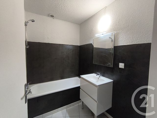 Appartement F3 à louer - 3 pièces - 55.5 m2 - AGDE - 34 - LANGUEDOC-ROUSSILLON - Century 21 Agi Immobilier