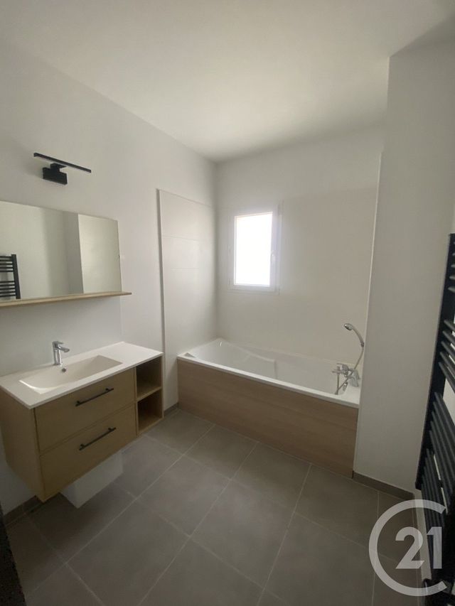 maison à louer - 4 pièces - 97.0 m2 - NEZIGNAN L EVEQUE - 34 - LANGUEDOC-ROUSSILLON - Century 21 Agi Immobilier