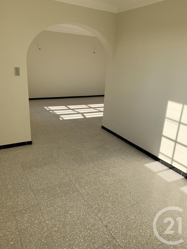 maison à louer - 5 pièces - 118.0 m2 - PEZENAS - 34 - LANGUEDOC-ROUSSILLON - Century 21 Agi Immobilier