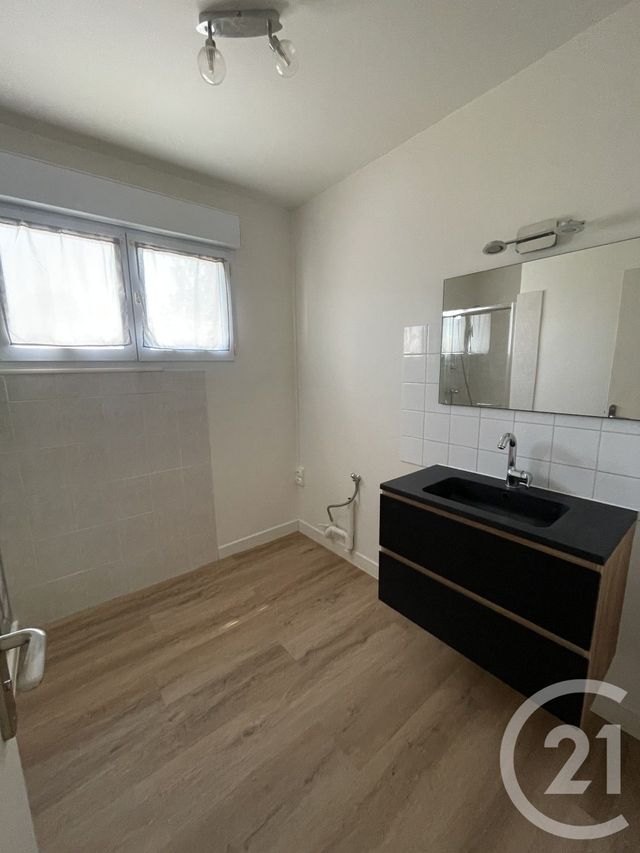 Appartement F3 à vendre - 3 pièces - 67.86 m2 - PEZENAS - 34 - LANGUEDOC-ROUSSILLON - Century 21 Agi Immobilier