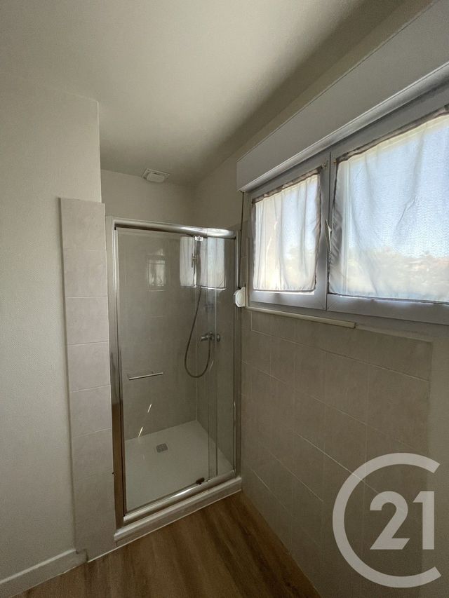 Appartement F3 à vendre - 3 pièces - 67.86 m2 - PEZENAS - 34 - LANGUEDOC-ROUSSILLON - Century 21 Agi Immobilier