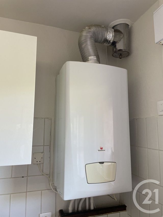 Appartement F3 à vendre - 3 pièces - 67.86 m2 - PEZENAS - 34 - LANGUEDOC-ROUSSILLON - Century 21 Agi Immobilier