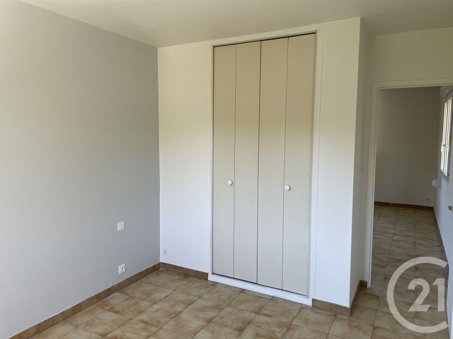 Appartement F3 à vendre - 3 pièces - 67.86 m2 - PEZENAS - 34 - LANGUEDOC-ROUSSILLON - Century 21 Agi Immobilier