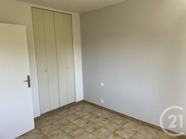 Appartement F3 à vendre - 3 pièces - 67.86 m2 - PEZENAS - 34 - LANGUEDOC-ROUSSILLON - Century 21 Agi Immobilier