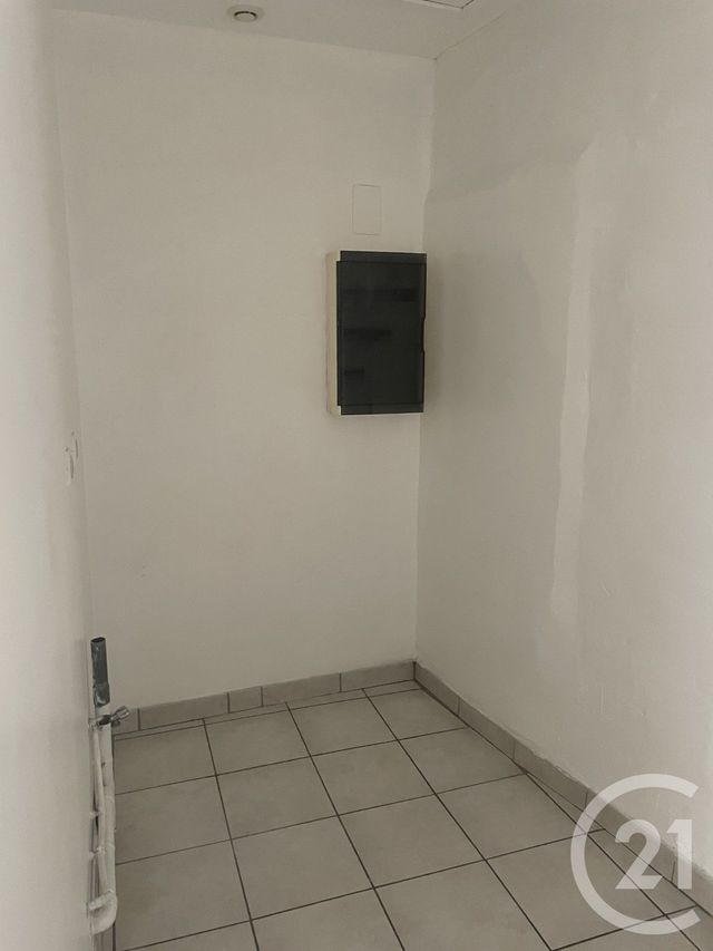 Appartement F2 à louer - 2 pièces - 53.0 m2 - FLORENSAC - 34 - LANGUEDOC-ROUSSILLON - Century 21 Agi Immobilier