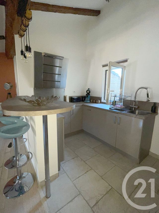 Appartement T2 à louer - 2 pièces - 51.0 m2 - PEZENAS - 34 - LANGUEDOC-ROUSSILLON - Century 21 Agi Immobilier