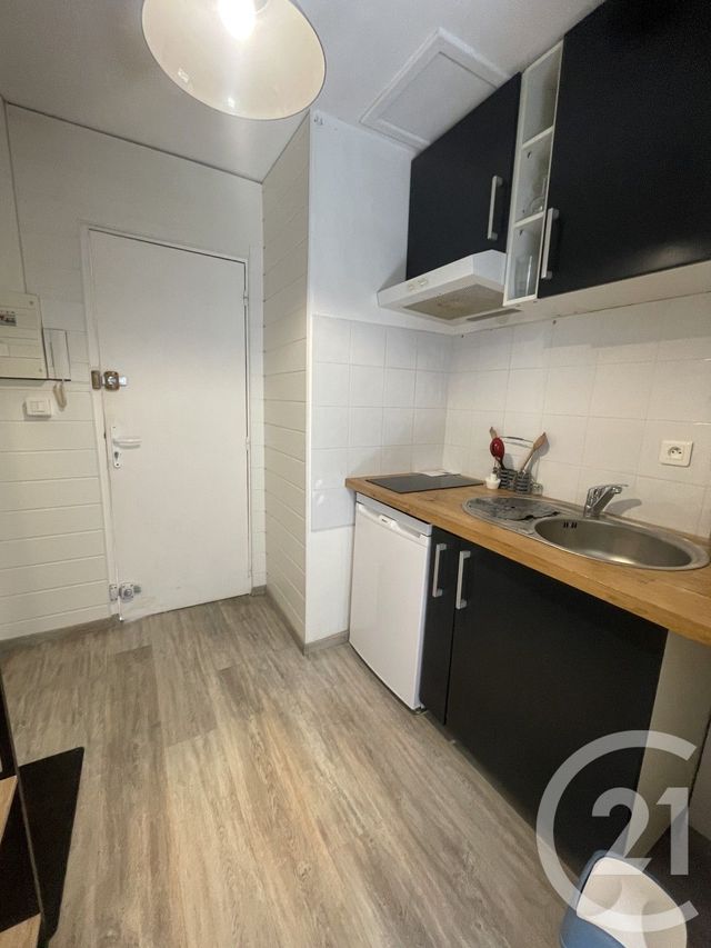 Appartement F1 à louer - 1 pièce - 23.4 m2 - PEZENAS - 34 - LANGUEDOC-ROUSSILLON - Century 21 Agi Immobilier