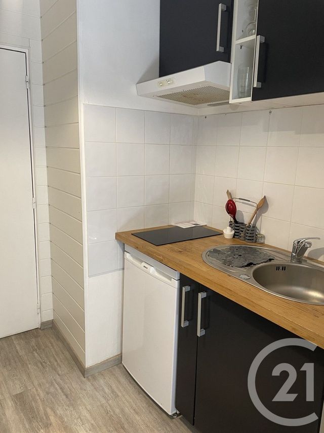 Appartement F1 à louer - 1 pièce - 23.4 m2 - PEZENAS - 34 - LANGUEDOC-ROUSSILLON - Century 21 Agi Immobilier