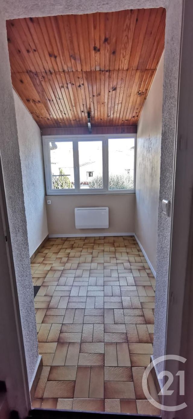 Appartement F3 à louer - 3 pièces - 60.0 m2 - PEZENAS - 34 - LANGUEDOC-ROUSSILLON - Century 21 Agi Immobilier